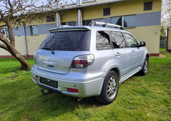 Mitsubishi Outlander cena 18700 przebieg: 327000, rok produkcji 2005 z Rzeszów małe 154